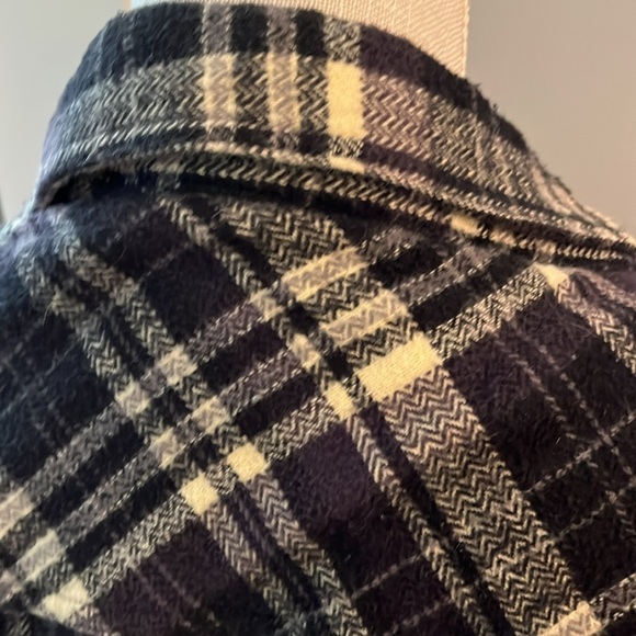 Black and White Plaid Button-Up Shirt - Picture 3 of 5